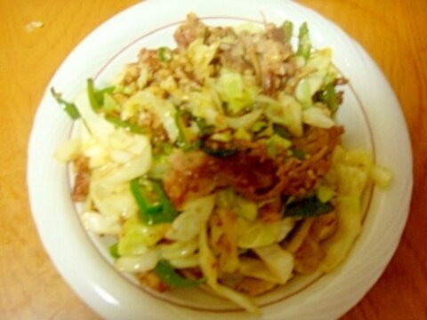 豚こま切れと野菜の塩麹炒め。